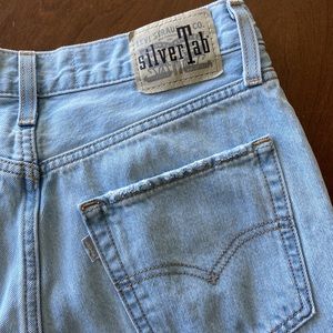 Levi’s Silver Tab 94 Baggy Jeans in Distressed Light Wash